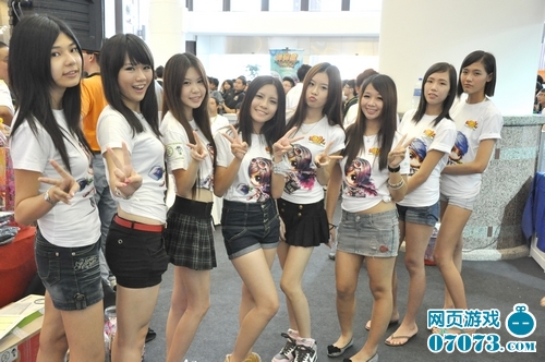 ���޾�Ӣ������ս��������Ů��