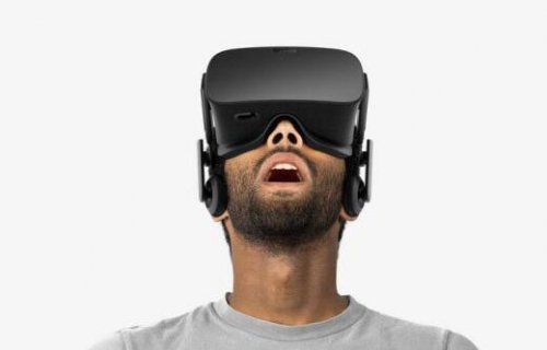 扎克伯格 虚拟现实走向大众市场还需10年