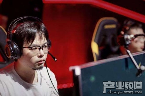 LOL主播拳师七号怼斗鱼 Miss:来虎牙我罩着你