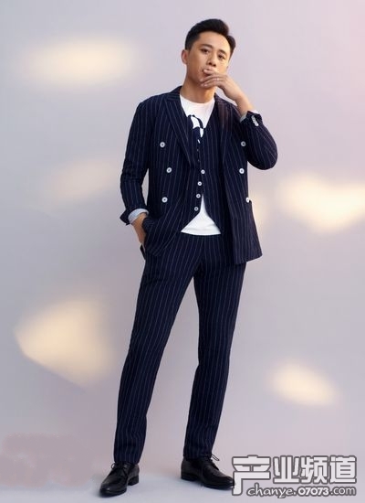 刘烨代言《贪玩传世》 前女友谢娜怀孕微博被