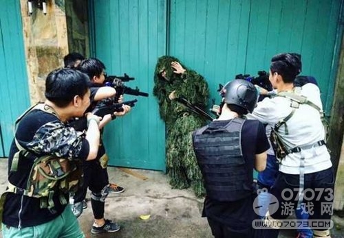 ��Ұ�ж���������ЦCOS����