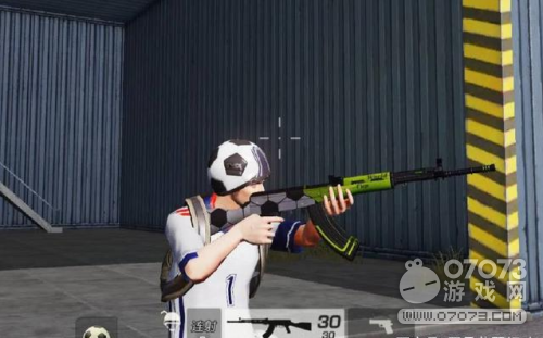 荒野行动史上最肥模式 全程跑圈刚枪捡空投