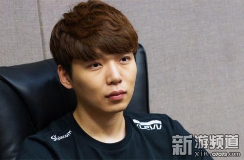 afreeca战队先后签下前rox中单选手kuro,前cj的adc选手kkramer,加上